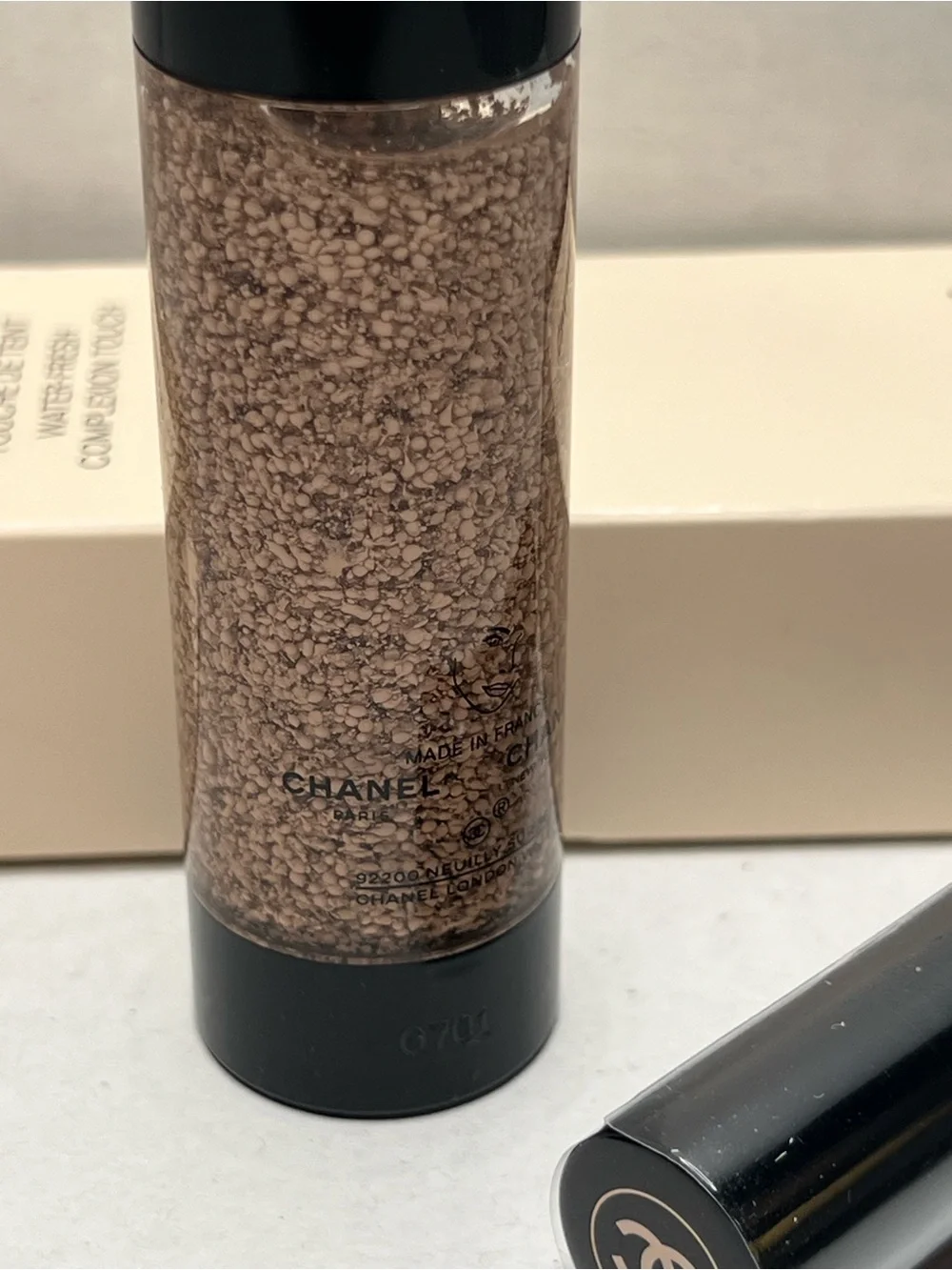 CHANEL LES BEIGES Water-Fresh Complexion Touch